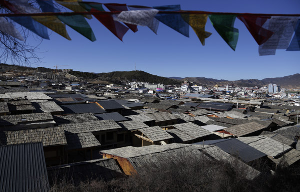 重返独克宗古城：重建商铺租金疯涨数倍，游客冷清生意差