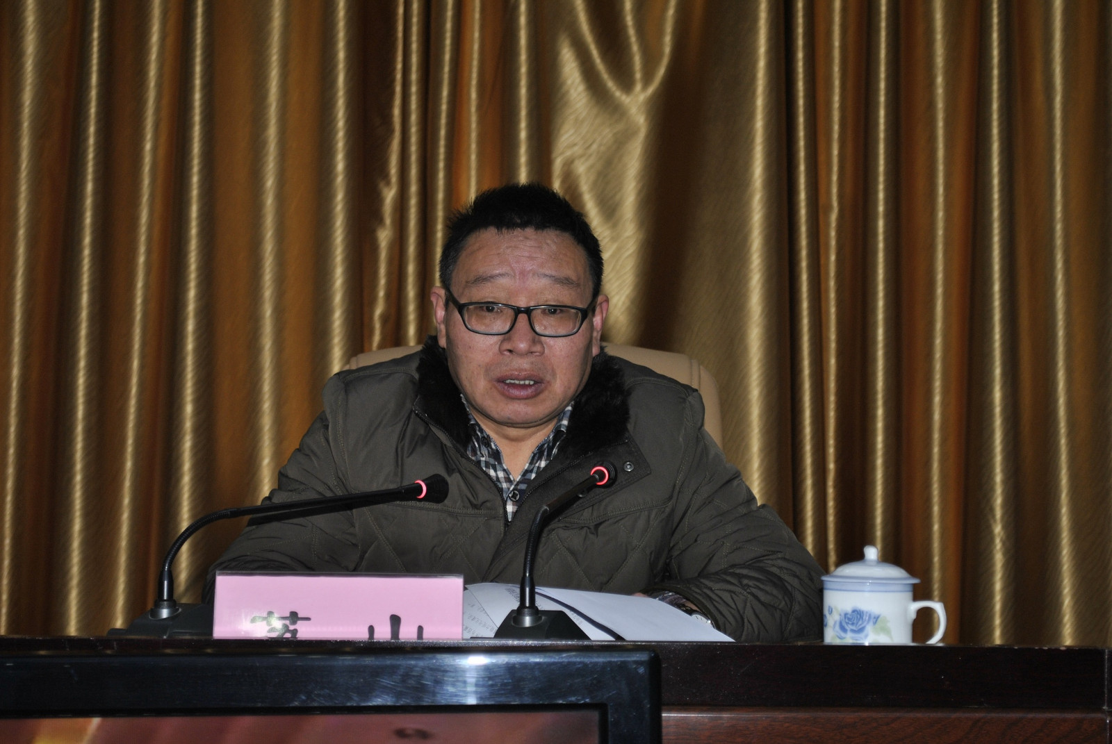 23日，自治区党委八届八次全委会精神宣讲报告会在林芝举行.JPG
